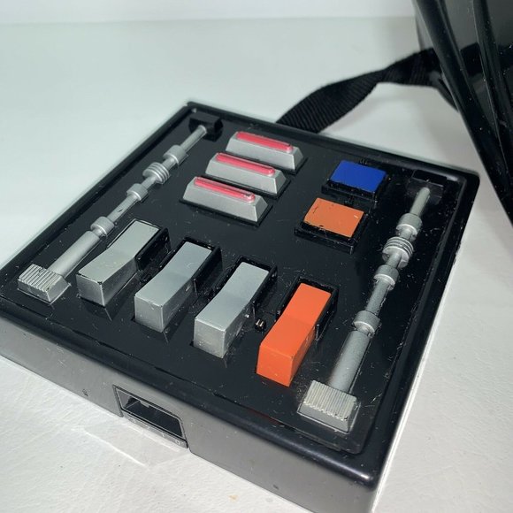 2004 Star Wars Darth Vader Electronic Voice Changer Helmet Mask Hasbro Costume - Picture 2 of 6